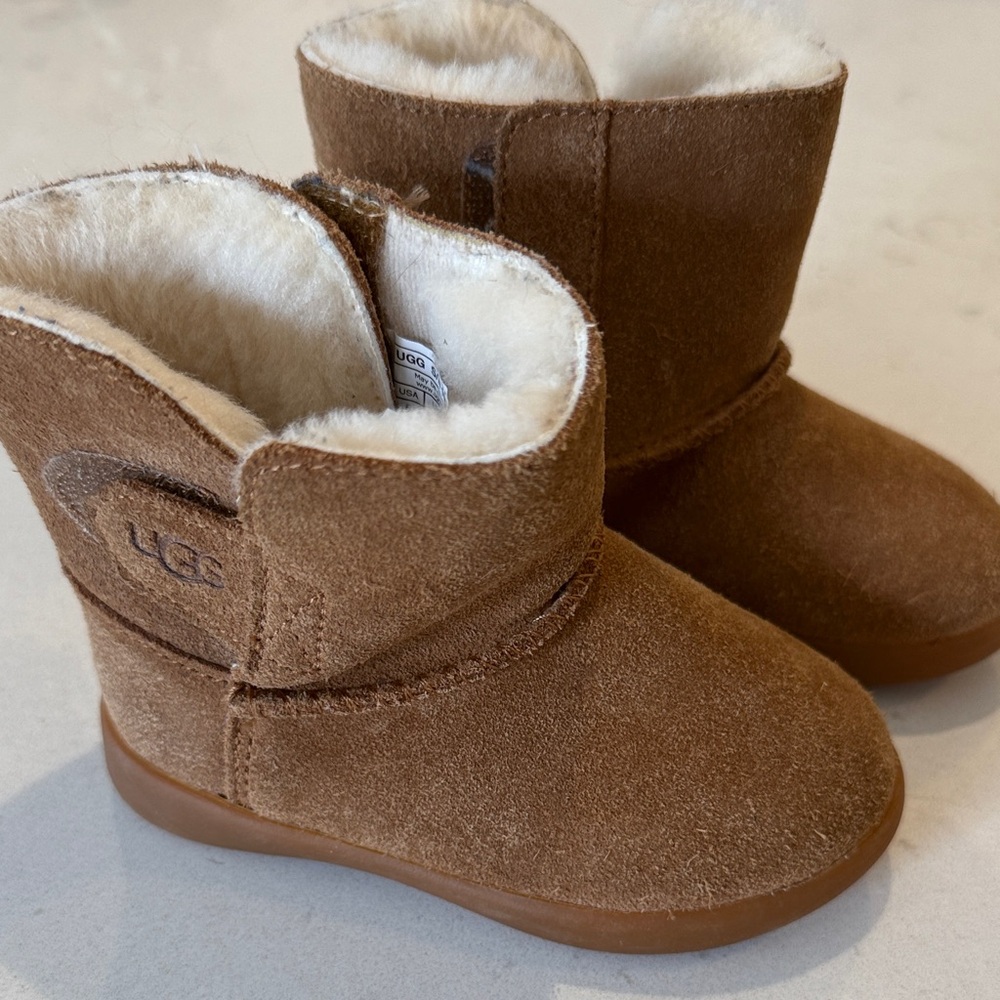 Toddler Uggs Size 6
